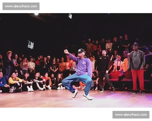 巴黎篮球馆燃爆!Les Twins 即兴嘻哈 Freestyle 震撼全场 巴黎篮球馆燃爆!Les Twins 即兴嘻哈 Freestyle 震撼全场