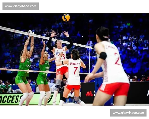 副攻跨界二传笑翻全场！女排训练欢乐多